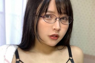 橋本ひかり、地味子の中身は艶気あふれるムッチリ美ボディ