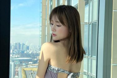 福岡みなみ、美しのバックショット