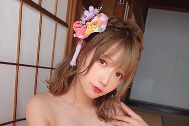 篠原みなみのしっとりはんなり花魁水着ショット