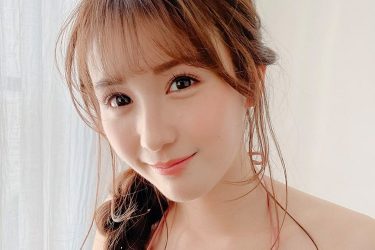 伊藤愛真、癒しの微笑みとインパクト柔バスト