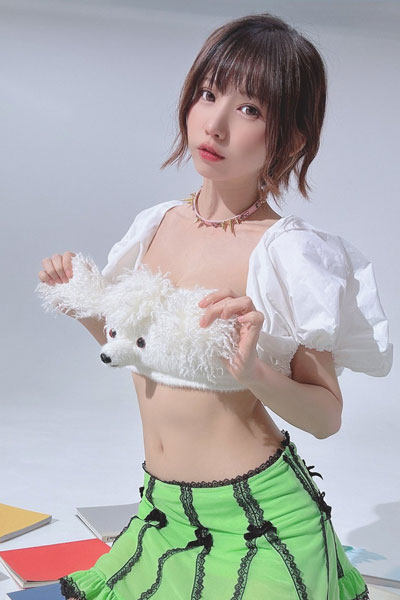 えなこ、ワンダフルな胸元にキュンの画像2