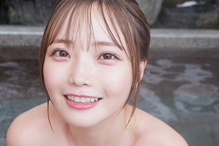 新谷姫加、笑顔弾ける美乳浴ショットの画像1
