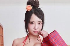 日下部ほたる、はんてんビキニで超盛り盛りバスト