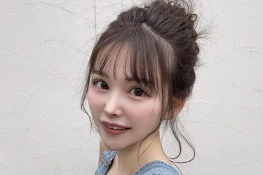 七瀬ルナ、素肌オーバーオールで奇跡の横パイ