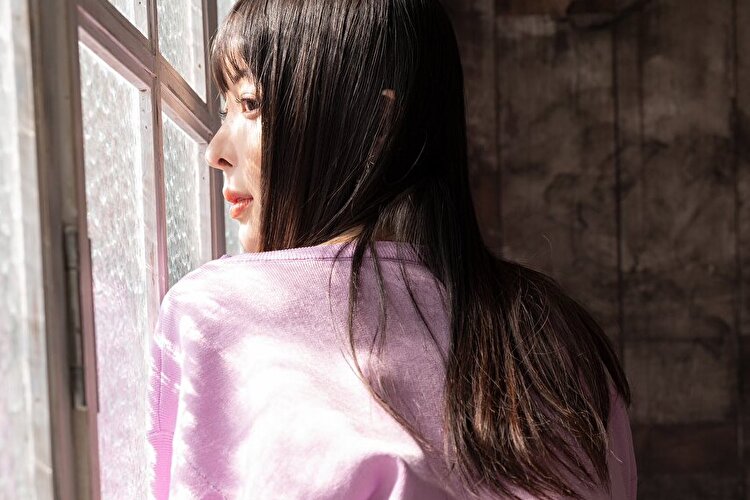 東堂とも、お姉さんはスカートめくり上手の画像1