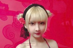 火将ロシエル、二次元ボディのフィギュア化…金髪ビキニ美女の正座