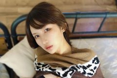 琴井ありさ、脱ぎかけの美学