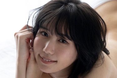 柚乃花、ギリギリのヌーディ生ヒップ