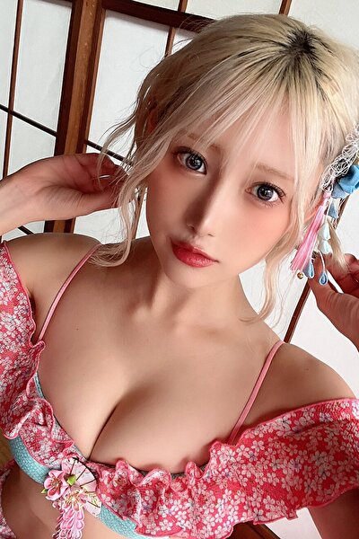 篠崎こころ、メロメロの華やか美谷間の画像2