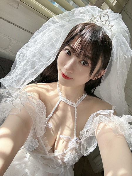 メイリ、ノーブラ花嫁姿の画像2