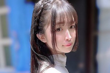 瀬戸ローズ、超ミニスカから桃ヒップ