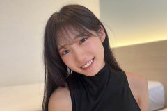 横野すみれ、バストの重み感じるキュートなおはようショット