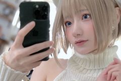 尊みを感じて桜井、尊みの猫耳セルフィ