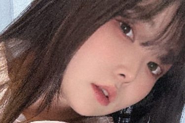 やなぎばころん、強刺激の仰け反りチラリ