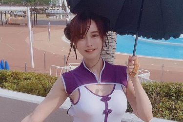 伊藤しずな、チャイナ風ドレスに透けるハイレグ