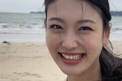 風吹ケイ、手ぶら風ビキニショット