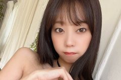 青山ひかる、たたわ炸裂の持ち上げバスト