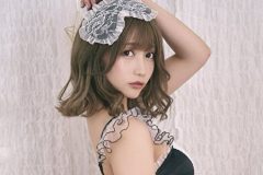 篠原みなみ、シースルースカートから透ける…黒Tバックヒップ