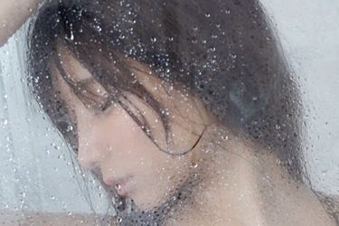 夏本あさみ、色っぽく狂おしく