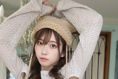 紅羽りお、キュートにチラ⁈っと大開放