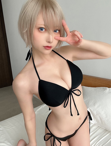 篠崎こころ、金髪ショートで「女神のカフェテラス」コスの画像2