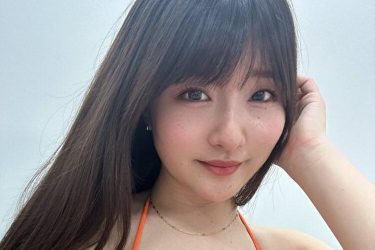原つむぎ、ふっくらとしなやかな美バスト