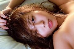 樹智子、ハート型トップの挑発的肉体美