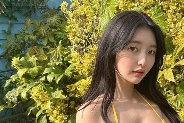 橋本萌花、ビキニで自転車またがり…美ボディ大開放