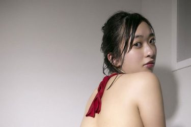 倉持由香、艶濡れの桃ヒップ