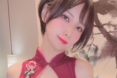 相良ましろ、キワドい透けチャイナ姿