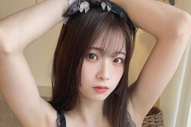 紅羽りお、キュートな露出度高めのスケ衣装