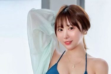 日向葵衣、ボンキュッボンの正統派グラビア