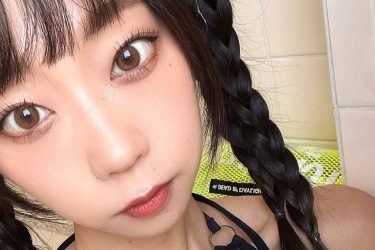 青山ひかる、衝撃ビキニと三つ編みのギャップ萌え