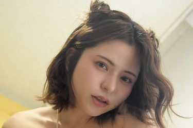 紅羽祐美、大胆すぎるアングルの「妄想用」ポーズ