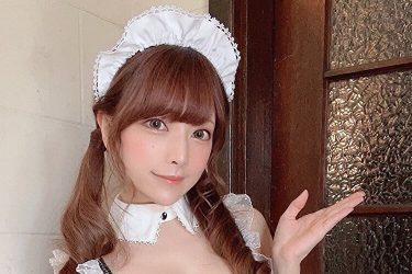 宮本彩希、華麗なハイレグメイドでお迎え