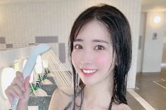 天羽希純、びしょ濡れシャワーシーンの艶姿