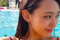 御寺ゆき、プールで弾ける美バスト