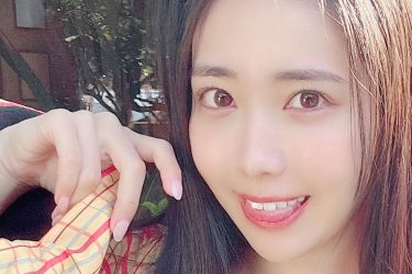 天羽希純、どてらビキニでゴミ出し