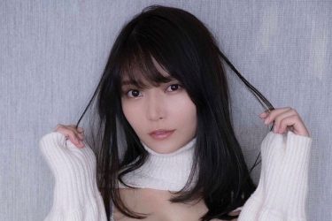 似鳥沙也加、麗しき白ビキニショット