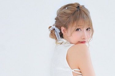篠原みなみ、ヒップ丸見え白チャイナを見ちゃいな!