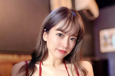 桜りん、極小ランジェリーで美しいハミパイ