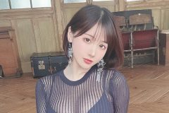 けんけん、透けセーターのこんもりバスト