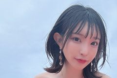 まいてぃ、超極小変形ビキニのギリギリショット