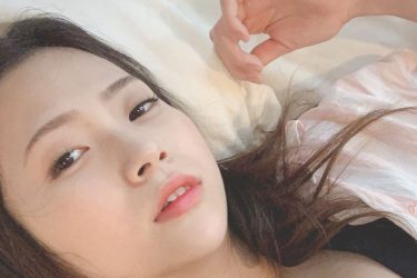 街山みほ、仰向け白ふわバストの思い出ショット