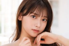 まるぴ、美貌輝く花柄ランジェリー