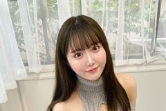 もものすけ、キュートな例のニットワンピショット