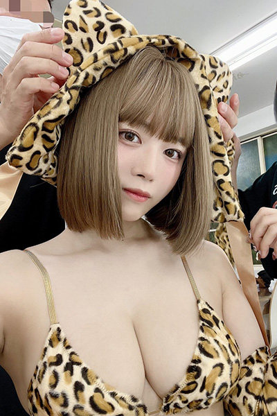 東雲うみ、黒髪のイメージを打破するギャルっぽい茶髪ボブヘアに大反響の画像2