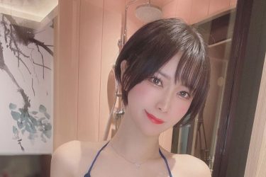 相良ましろ、シンプルビキニの艶美ボディ