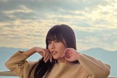 ちとせよしの、下パイチラリのむっちりボディ