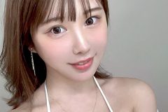 日向葵衣、白ぽぽと黒ぽぽ…眼福のビキニショット2連発